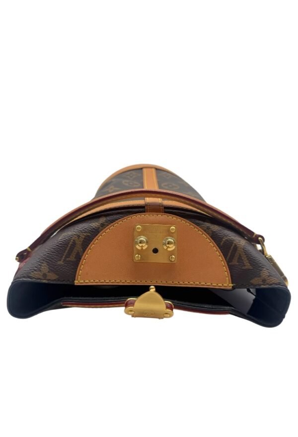 LOUIS VUITTON - DUFFLE BUCKET - Image 7